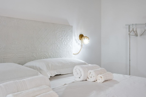 2 chambres, fer et planche Ă repasser