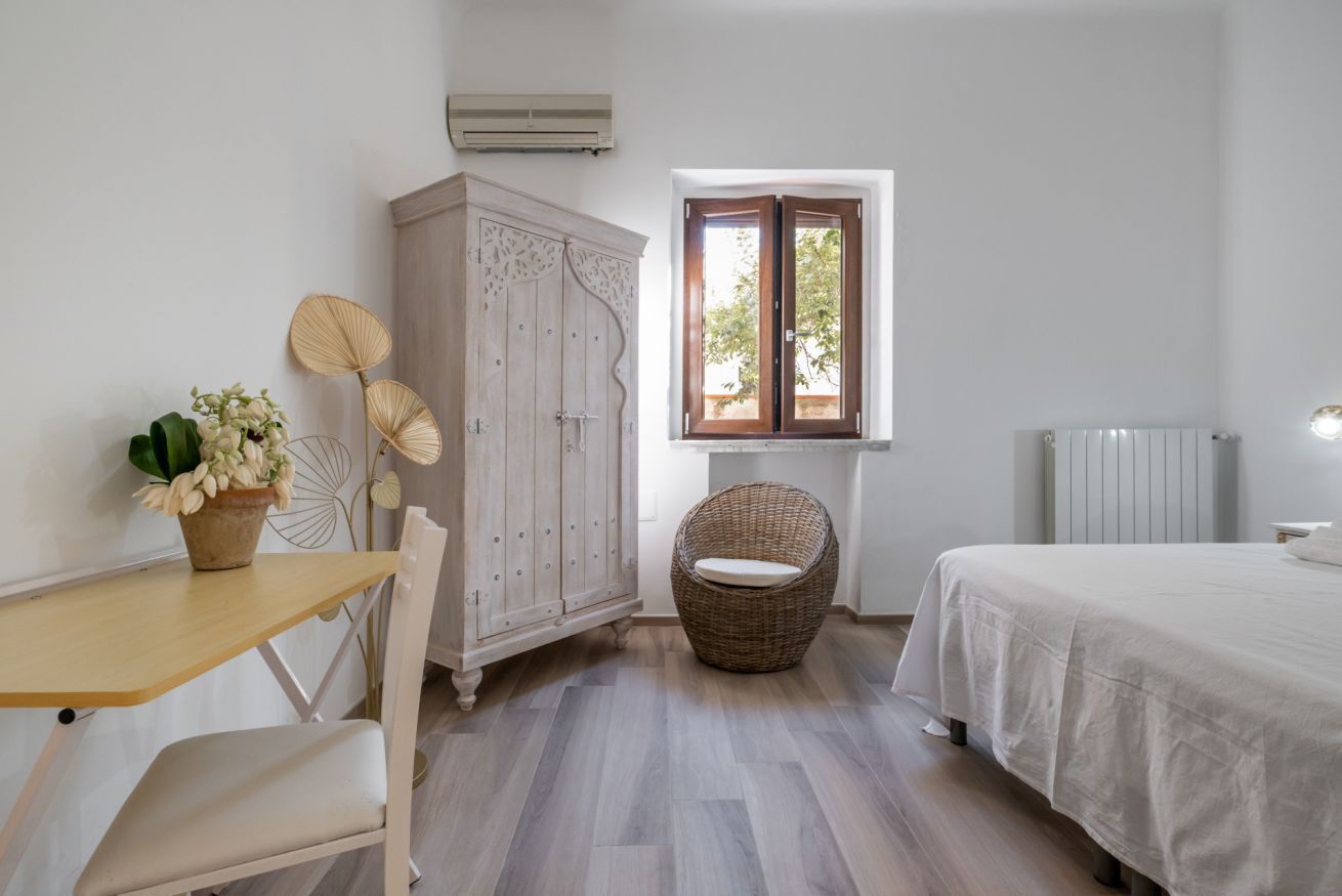 2 bedrooms, iron/ironing board