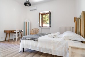 2 makuuhuonetta, silitysrauta/-lauta