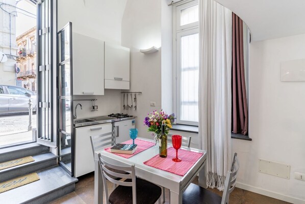 Microwave, stovetop, toaster