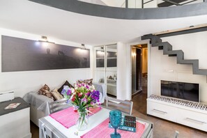 Interior - GuestHost - Catania Central Design Studio near the Station (Catania)