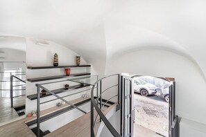 Interior - GuestHost - Catania Central Design Studio near the Station (Catania)