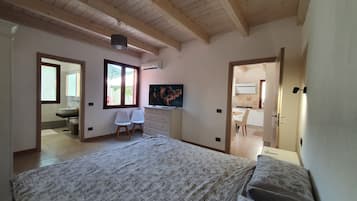 2 bedrooms, in-room safe, WiFi, bed sheets