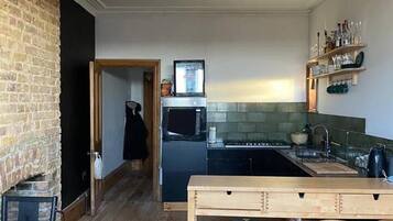 House | Private kitchen | Fridge, microwave, oven, stovetop