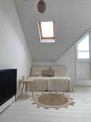 House | 4 bedrooms, free WiFi, bed sheets - Edwardian Villa by the Sea,coastal Walks,king Beds (Walton on the Naze)