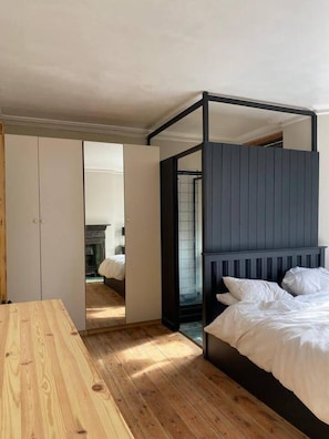 4 bedrooms, free WiFi, bed sheets