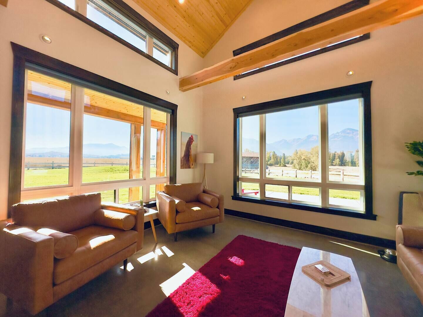 スマートテレビ、暖炉、書庫