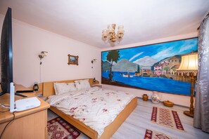 2 bedrooms, iron/ironing board, travel cot, free WiFi