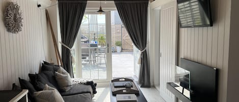 Cabin | Living area