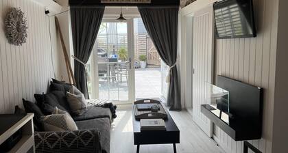 Seaside Cabin Retreat in Hayling Island