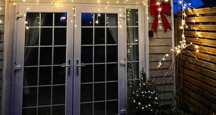 Seaside Cabin Retreat in Hayling Island