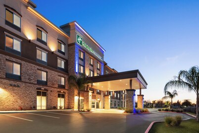 Holiday Inn Express & Suites Yuba City Marysville by IHG