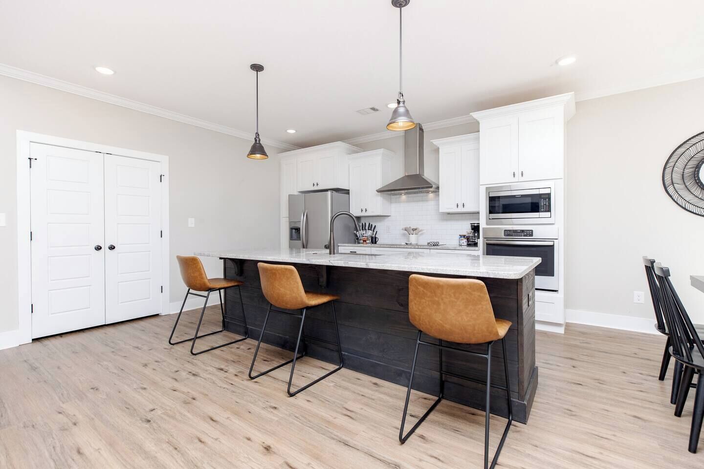 冰箱、微波炉、烤箱、炉灶