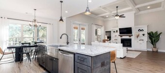 Luxe 3BR Family Stay | Fenced Yard | Prime WR