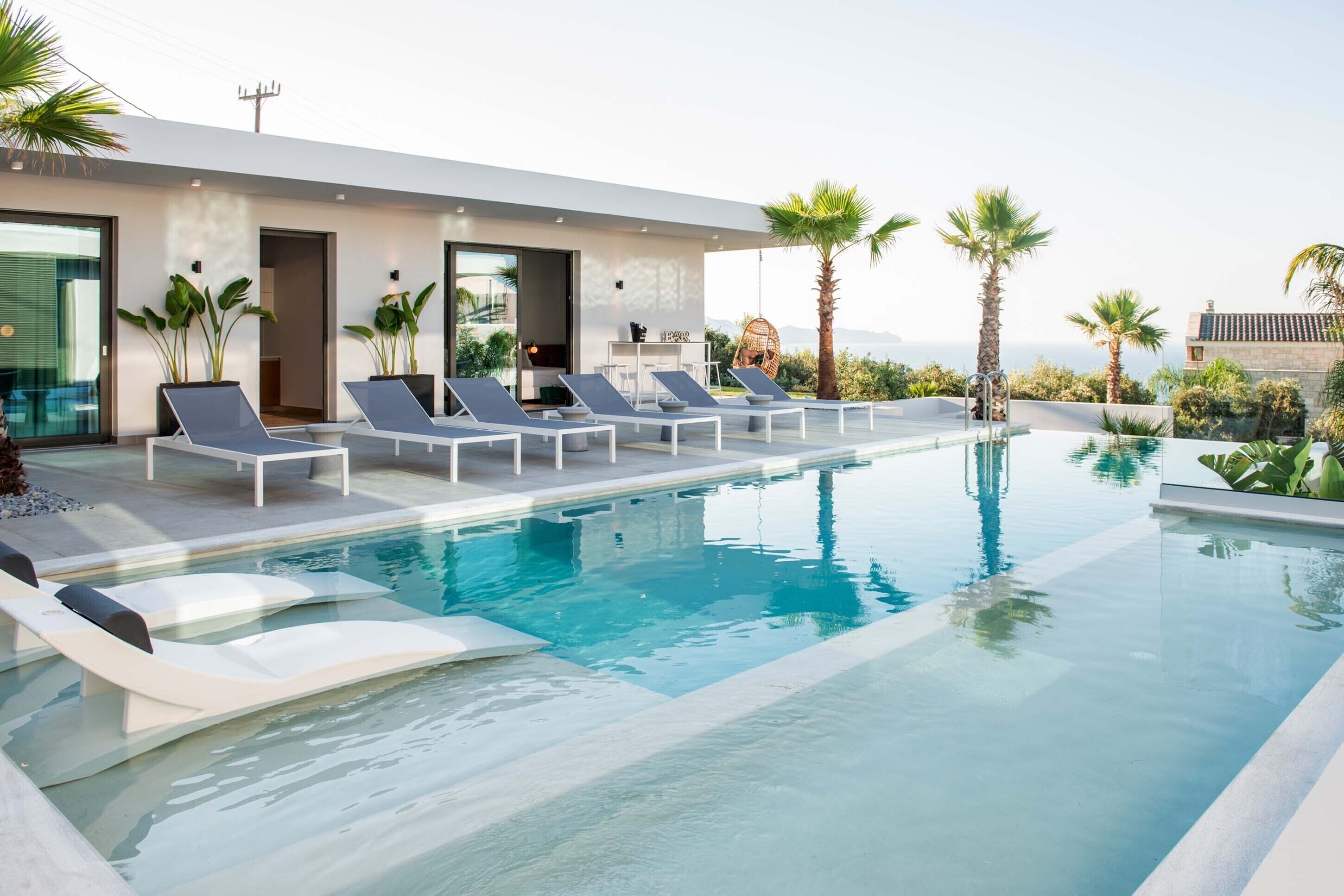 Indendørs pool, udendørs pool