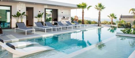 Indendørs pool, udendørs pool