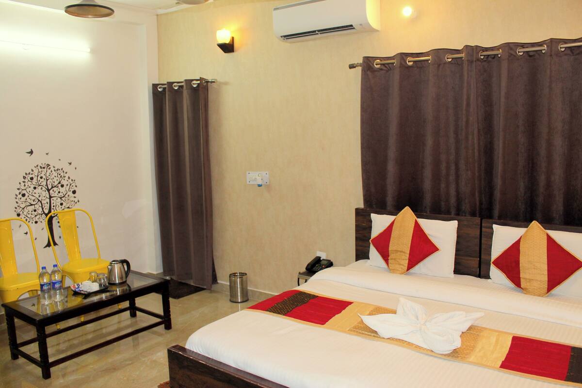 Deluxe Double Room, City View | Egyptian cotton sheets, premium bedding, down comforters