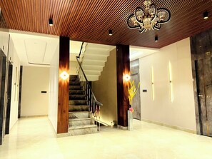 Lobby sitting area - Goroomgo Krishna Residency Bareilly (Bareilly)