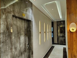 Lobby - Goroomgo Krishna Residency Bareilly (Bareilly)