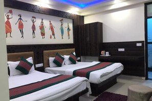Egyptian cotton sheets, premium bedding, down duvets, memory-foam beds - Goroomgo Cottage Ganga Inn New Delhi (New Delhi)
