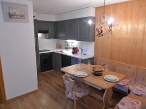 Fridge, oven, dishwasher, toaster