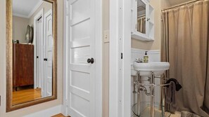 Bathtub, hair dryer, towels