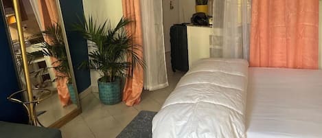 1 bedroom, iron/ironing board, WiFi, bed sheets