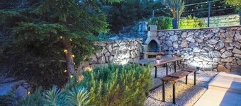 Charming Stone House by the Sea – Designed for Relaxation & Romance