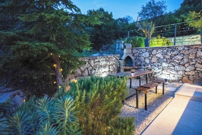 Charming Stone House by the Sea – Designed for Relaxation & Romance