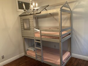 3 bedrooms, WiFi
