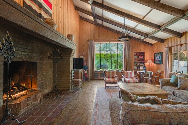 Interior - Hacienda Ramona - 1929 Spanish Colonial Estate (Palm Springs)