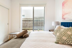 3 عدّة غرف نوم ومكتب ومكواة/لوح كي وواي فاي