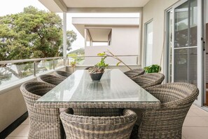 تناول الطعام بالخارج