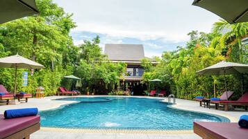 Outdoor pool, open 8:00 AM to 9:30 PM, pool umbrellas, pool loungers