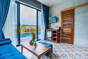 Family Villa | Minibar, in-room safe, desk, laptop workspace - KAMPOT SWEET BOUTIQUE (Kampot)