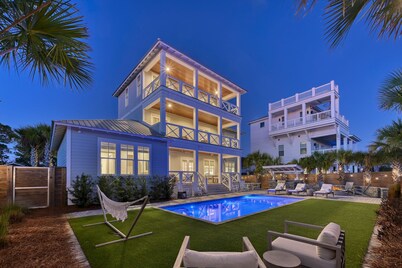 Walk to Beach Retreat Pool Golf Cart Bicycles & Water Views