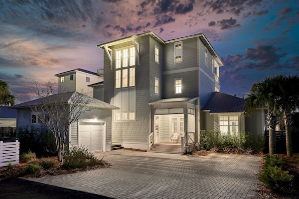 Plenty of parking for 4 cars and a garage full of beach accessories