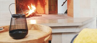 Villa (-15 personnes), 7 chambres, 6 sdb, grand jardin, garage pour motos ou VTT