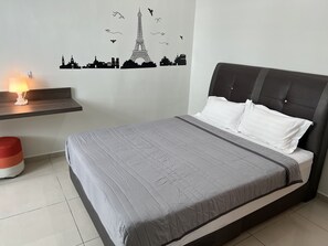 Family House | 7 bedrooms, iron/ironing board, free WiFi, bed sheets - LeParis Jonker 88 homestay Melaka (Malacca City)