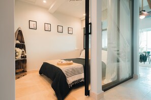 2 bedrooms, desk, iron/ironing board, free WiFi