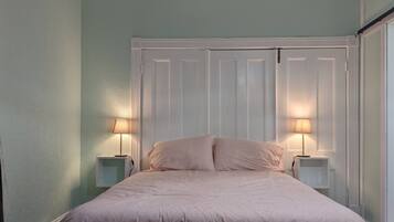 1 bedroom, free WiFi, bed sheets
