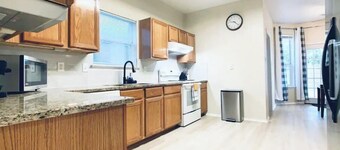 Cozy 4 bedroom house for your family vacation!
