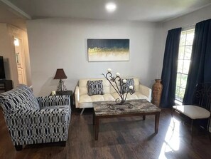 Smart TV - Nice house close to Lewisvile Lake (The Colony)
