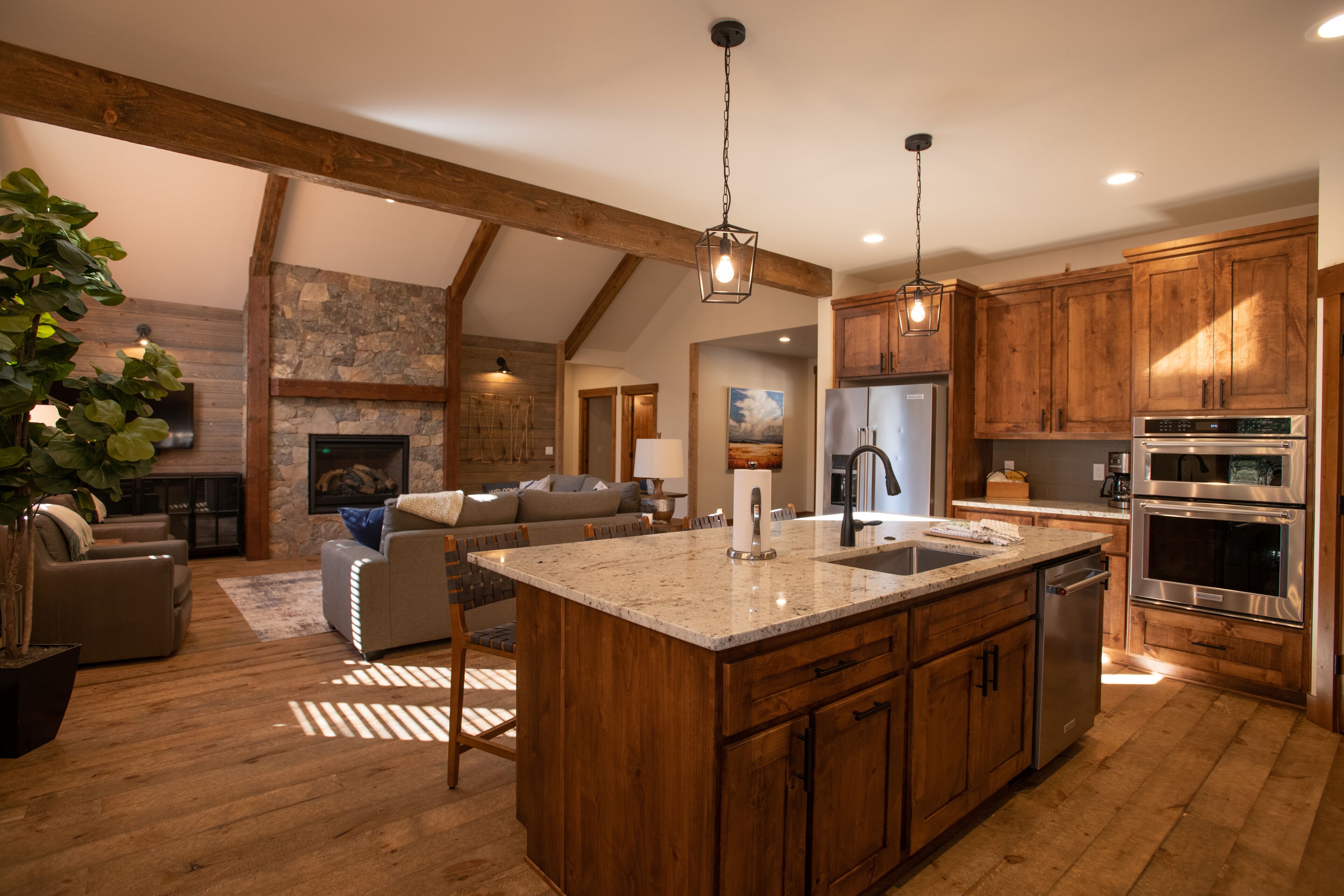 56682 Glowstone | 4 BR, 5 BA / Sleeps 10 | Pet Friendly