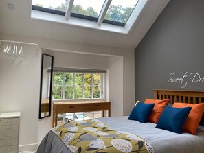 Apartment, Multiple Beds | 3 bedrooms, iron/ironing board, free WiFi, bed sheets - Lovely Riverside Perthshire Flat - Sleeps 8 (Blairgowrie)