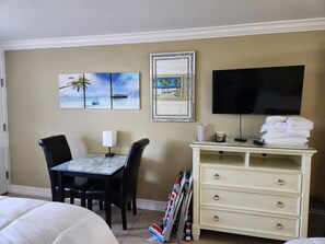 1 chambre, fer et planche à repasser, Wi-Fi gratuit, draps fournis