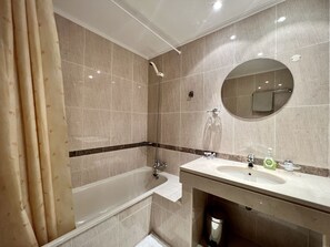 Badewanne, Haartrockner