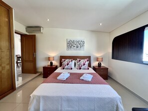 2 chambres, fer et planche à repasser, accès au Wi-Fi (inclus)