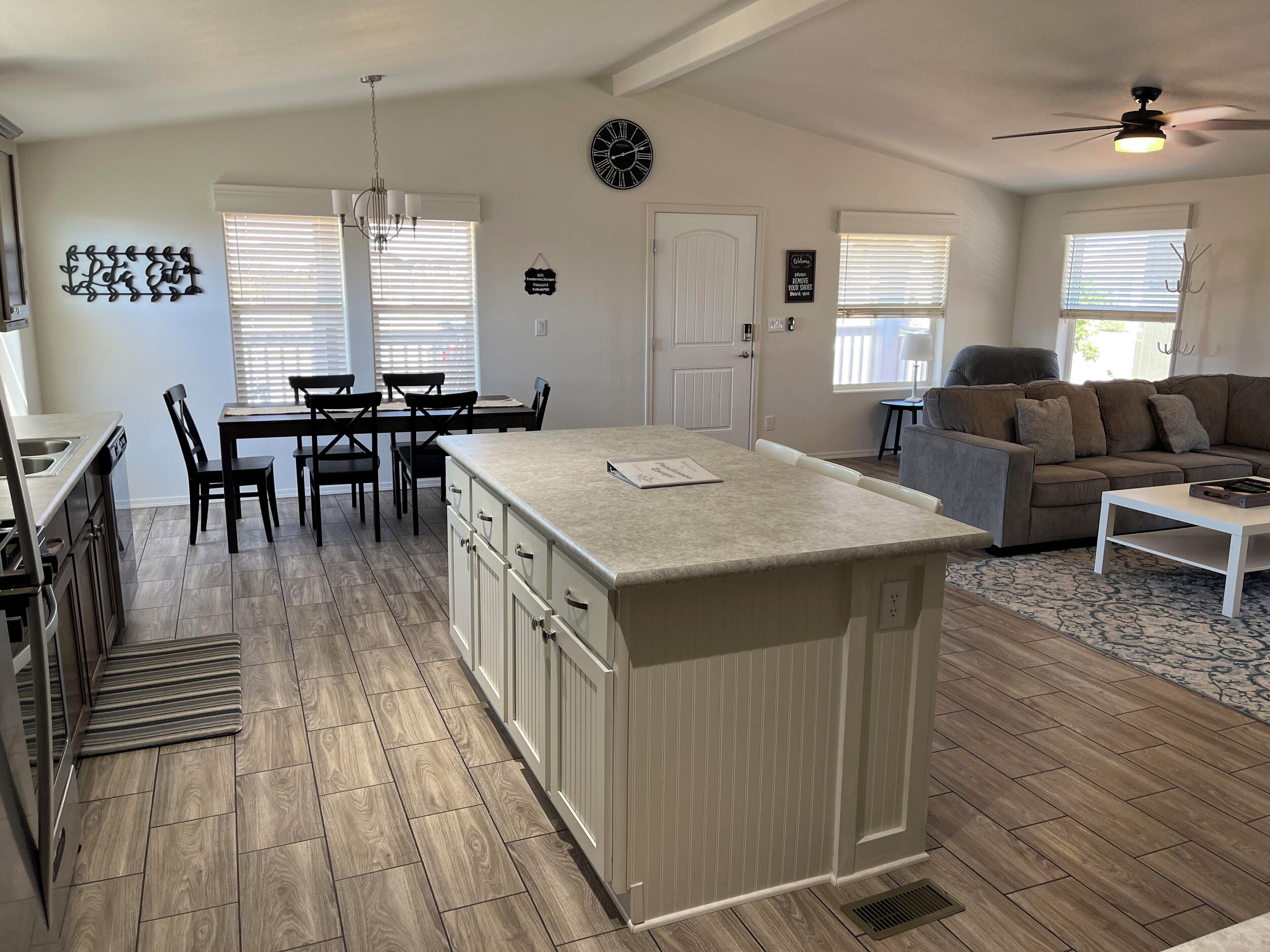Quiet Downtown Neighborhood W/mountain Views, Private Turfed Backyard, A/c & W/d - Williams, AZ