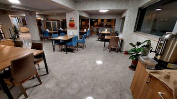 Bao gồm bữa sáng buffet hàng ngày